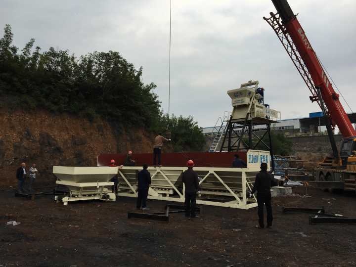 js500強制式攪拌機與pld800配料機組成簡易攪拌站