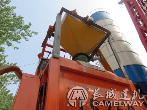 強制式混凝土攪拌機設(shè)備報價