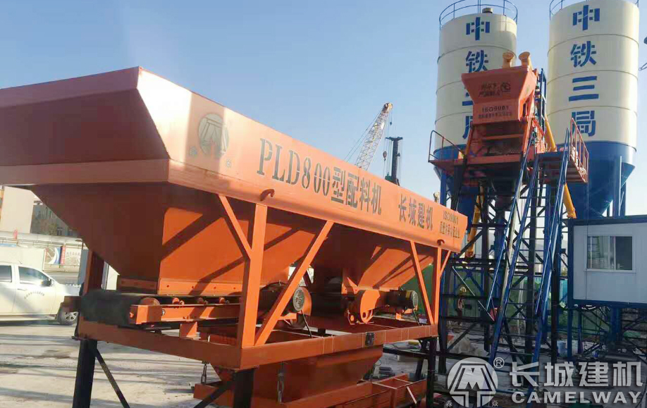 hzs35型混凝土攪拌站長城建機(jī)山東濟(jì)南35方攪拌站
