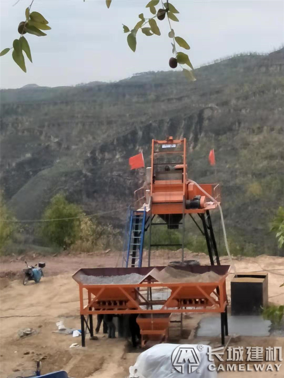 山西呂梁客戶購(gòu)買的hzs35攪拌站上選用的js750混凝土攪拌機(jī)