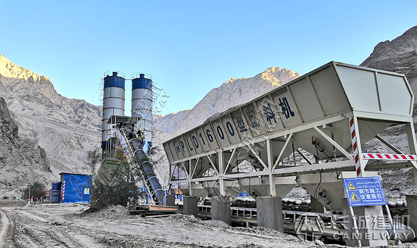 一小時(shí)60-90方混凝土攪拌站