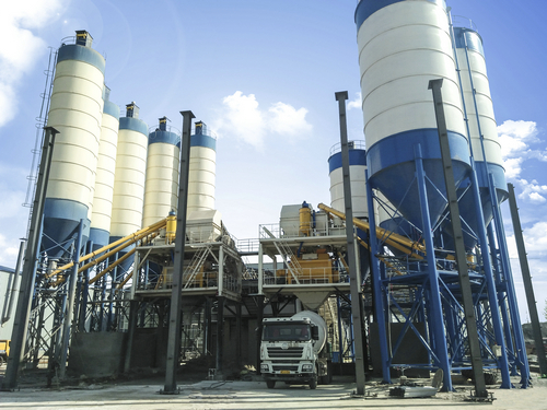 240攪拌機(jī)每盤(pán)打多少方，240混凝土攪拌站多少錢(qián)