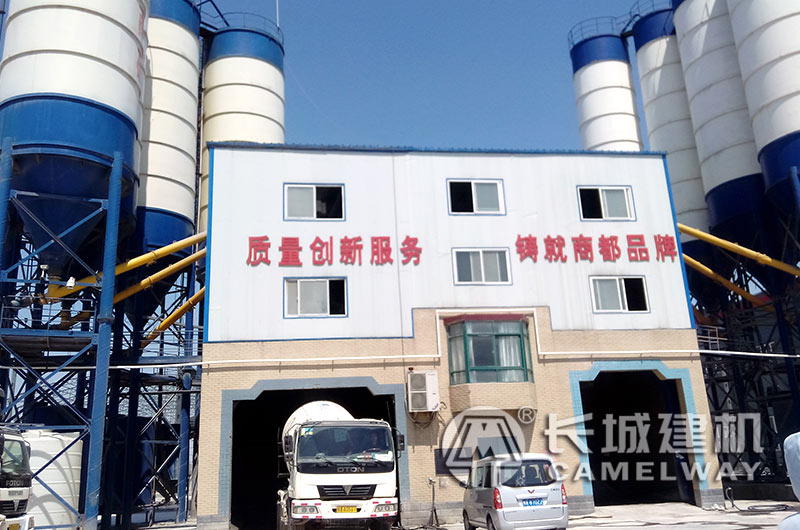 180型攪拌站工作實(shí)景 180型攪拌站工作實(shí)景