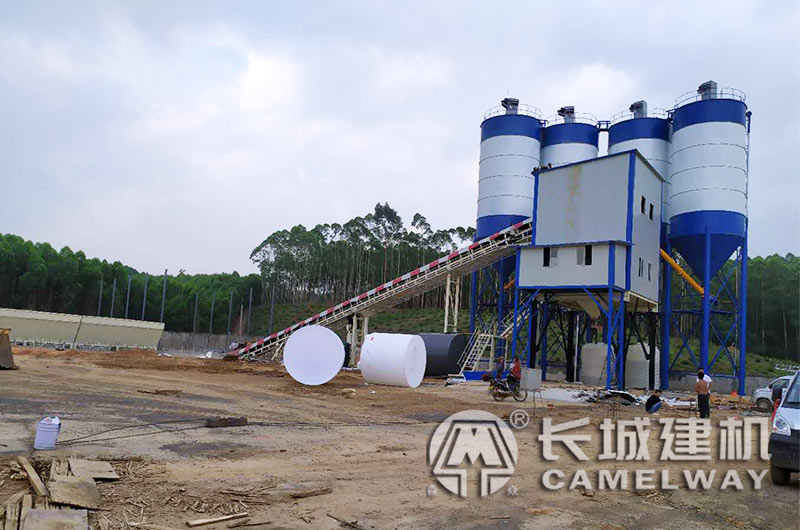 js1000混凝土攪拌機(jī)設(shè)備現(xiàn)場(chǎng)實(shí)景 js1000混凝土攪拌機(jī)設(shè)備現(xiàn)場(chǎng)實(shí)景