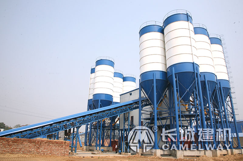 大型攪拌站設(shè)備實(shí)拍 大型攪拌站設(shè)備實(shí)拍