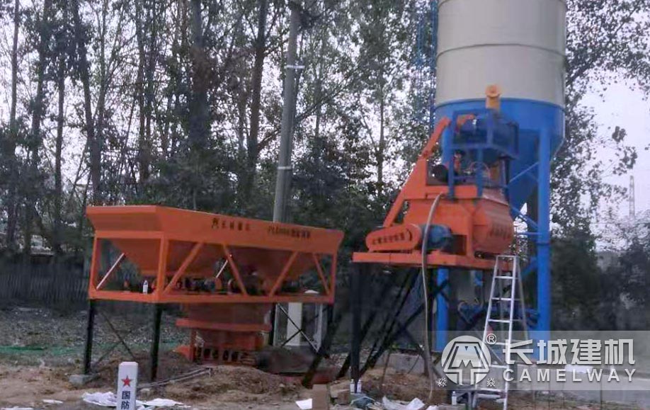 JS500小型混凝土攪拌機(jī)現(xiàn)場(chǎng) JS500小型混凝土攪拌機(jī)現(xiàn)場(chǎng)