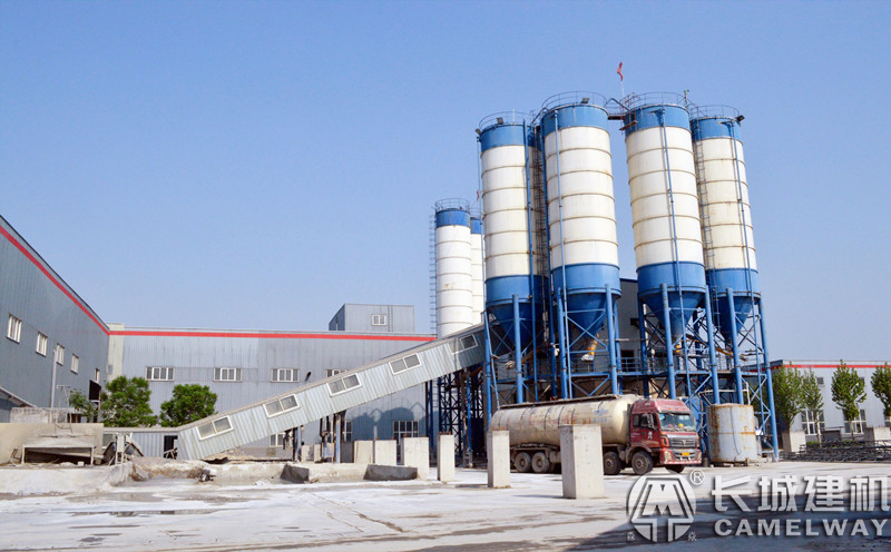 長城建機-三立攪拌站雙站現(xiàn)場 長城建機-三立攪拌站雙站現(xiàn)場