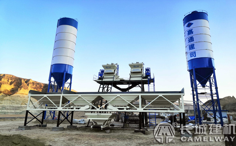 鋼結(jié)構(gòu)式配料機(jī)現(xiàn)場(chǎng)圖 鋼結(jié)構(gòu)式配料機(jī)現(xiàn)場(chǎng)圖