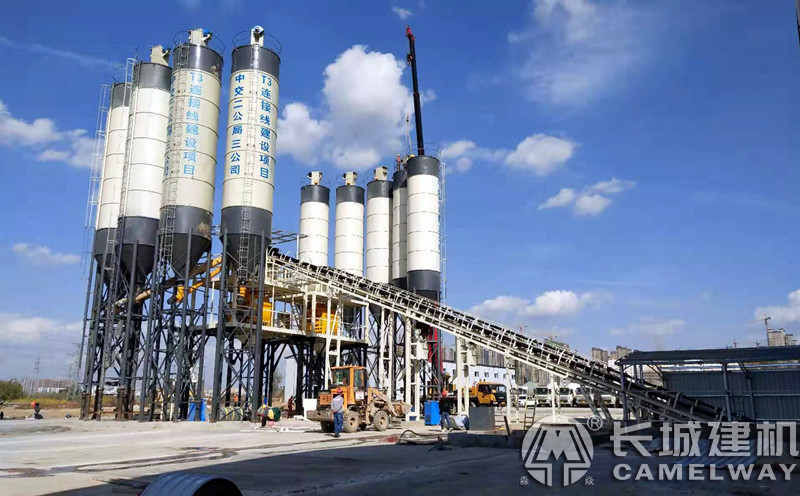 蘭州機(jī)場擴(kuò)建雙HZS120攪拌站生產(chǎn)線 蘭州機(jī)場擴(kuò)建雙HZS120攪拌站生產(chǎn)線