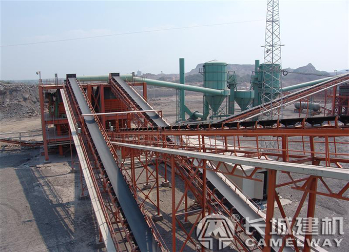 斜皮帶輸送機(jī) 皮帶加水印